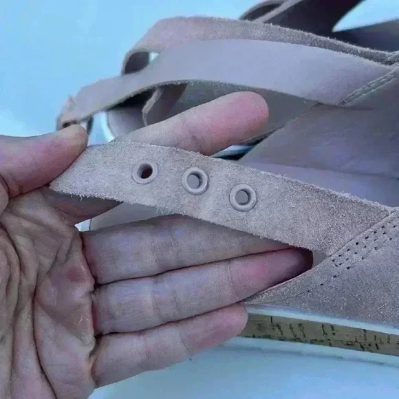 Marc Fisher Women’s Sandals Suede Blush Color Sz 9M - Picture 10 of 14